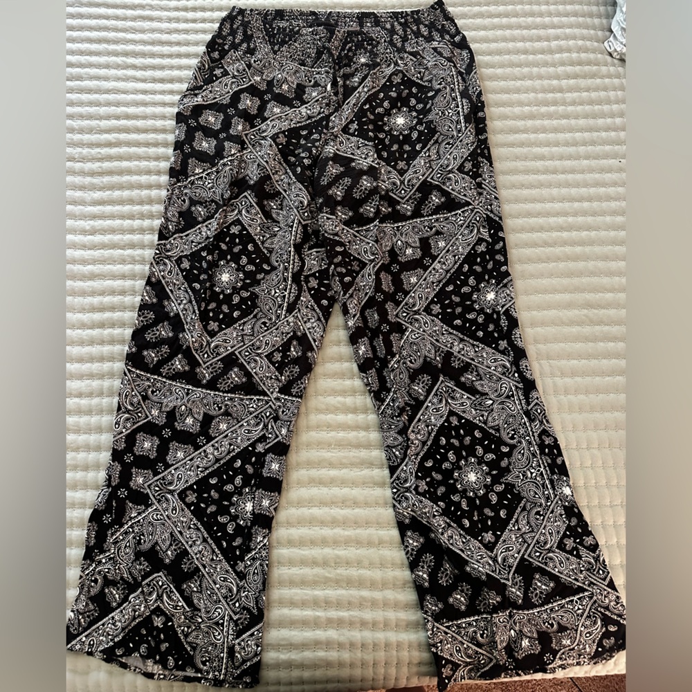 Wide leg pants